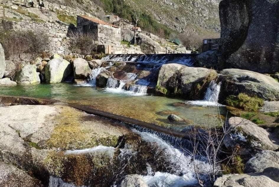 Casa Do Penedo - Um Segredo Na Serra Da Estrela Quintas de Baixo エクステリア 写真